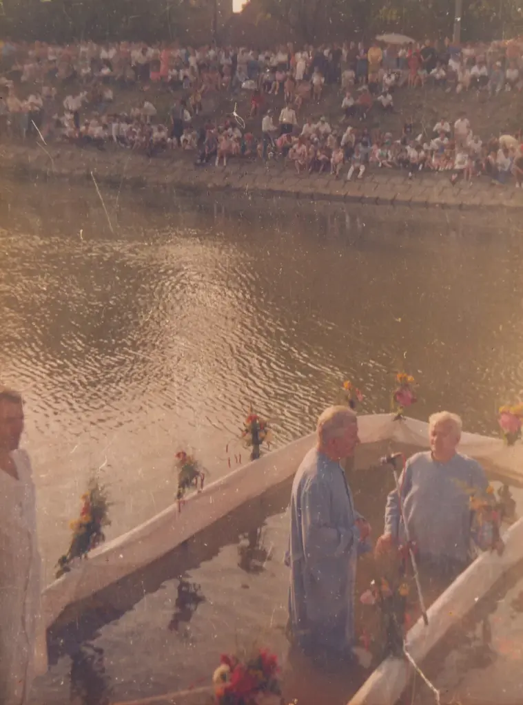 Botez nou-testamentar organizat de Biserica Elim, din arhiva anilor '90