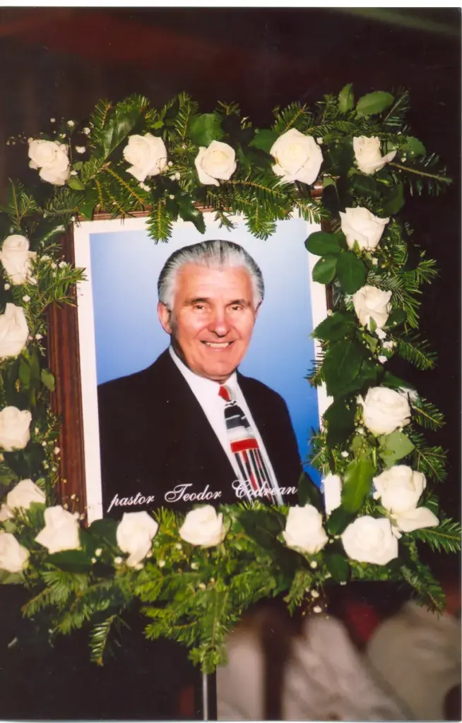 Serviciul de înmormântare al pastorului Teodor Codreanu, Biserica Elim, septembrie 2004