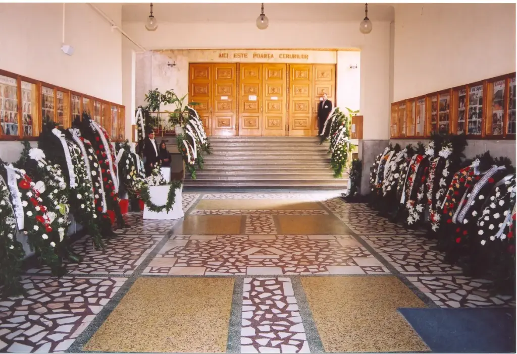 Serviciul de înmormântare al pastorului Teodor Codreanu, Biserica Elim, septembrie 2004