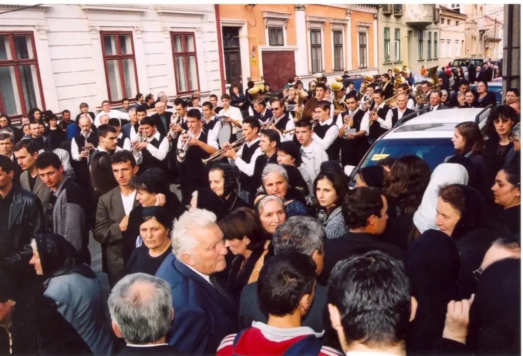 Serviciul de înmormântare al pastorului Teodor Codreanu, Biserica Elim, septembrie 2004